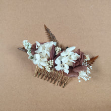 Charger l'image dans la galerie, Accessoire de cheveux floral fait main, mélange de fleurs stabilisées dans des nuances automnales.