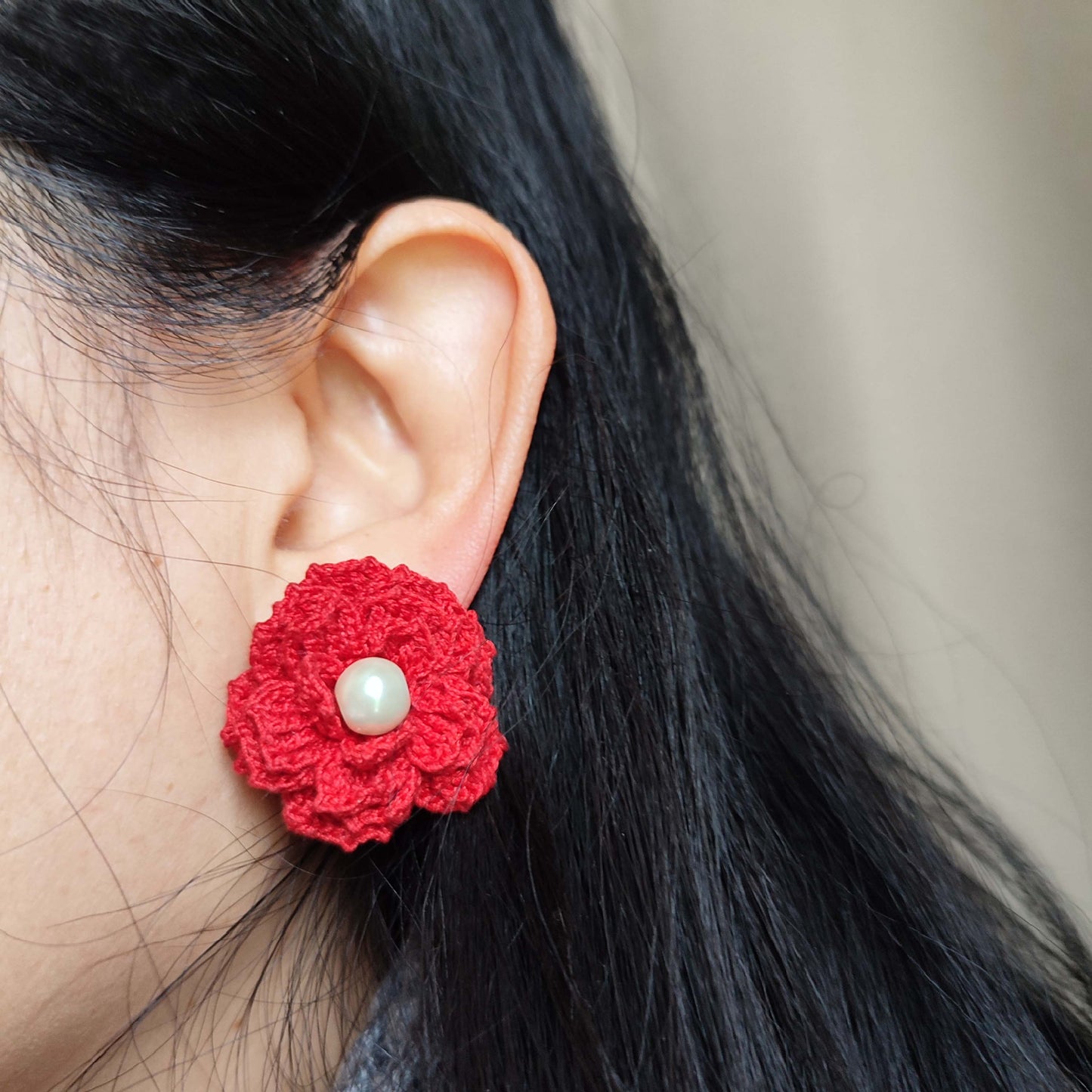 boucles d'oreilles fleurs rouges au crochet