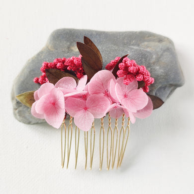 peigne en fleurs stabilisées et séchées rose
