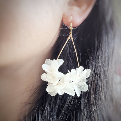 Boucle d'oreilles blanc en fleurs séchées