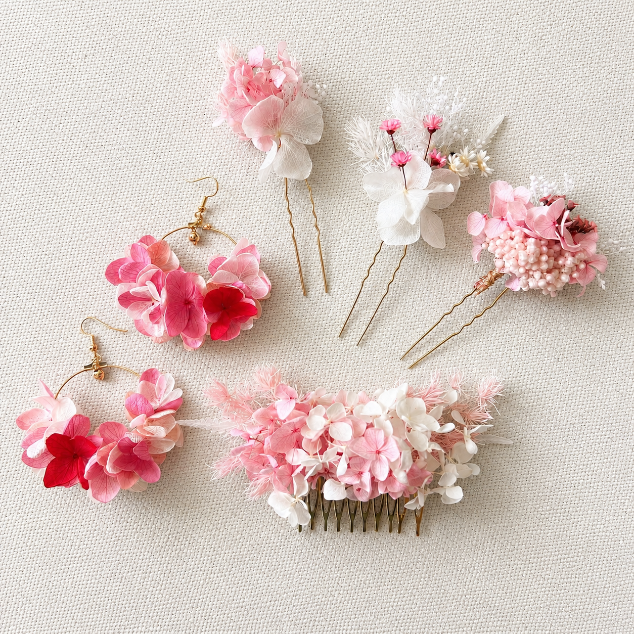 Collection Rosée en fleurs stabilisées avec peigne, épingles et boucles d'oreilles artisanales