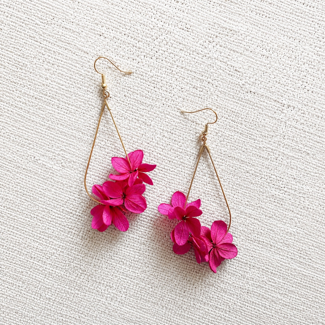 Boucles d'oreilles Azalée en fleurs stabilisées fuchsia faites main