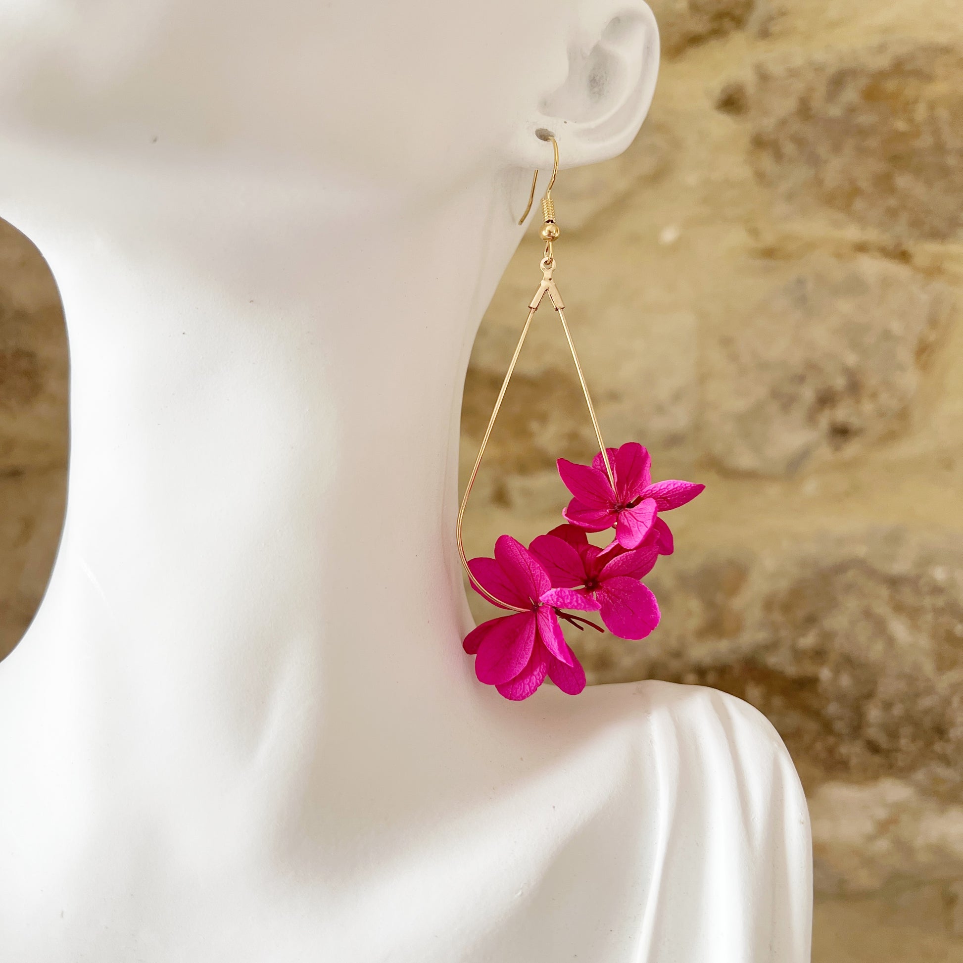Boucles d'oreilles artisanales en fleurs stabilisées pour mariage