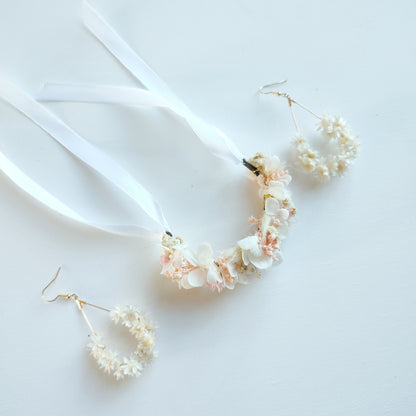 White Dried Flower Earrings - Overall view of the earrings with delicate flowers