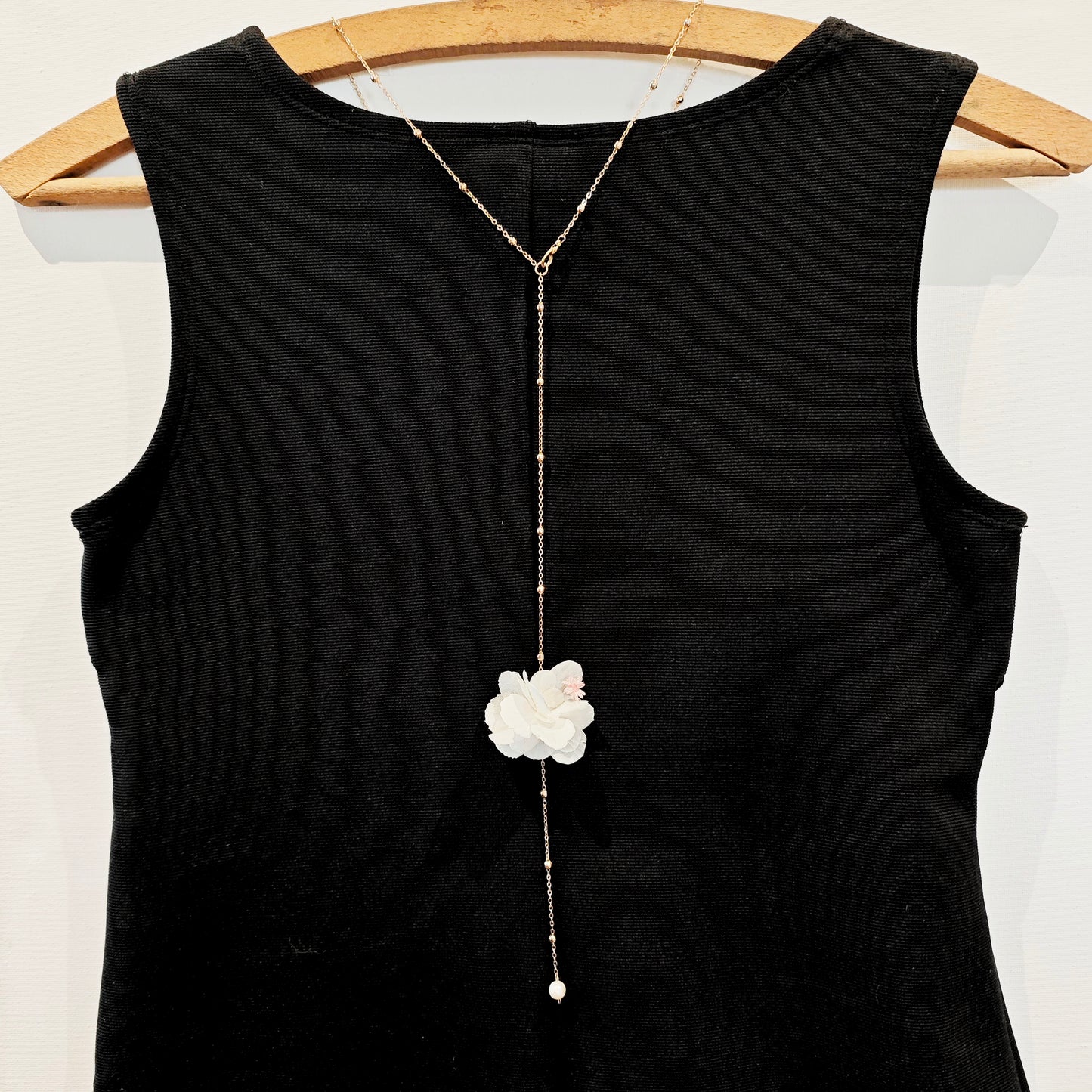 collier en fleurs stablisees