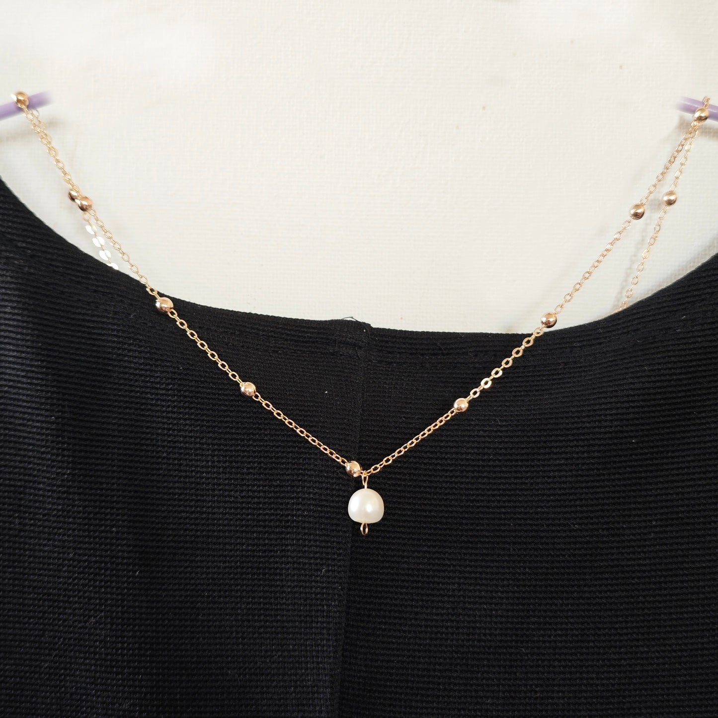 collier en fleurs stablisees avec perle