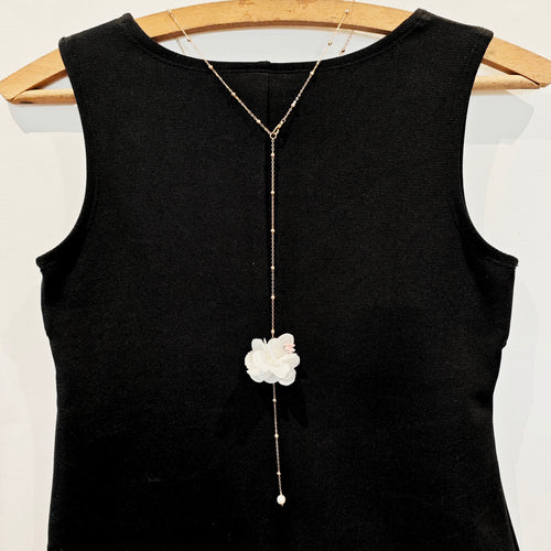 collier en fleurs stablisees