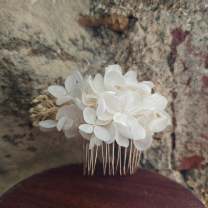 Peigne de mariage avec fleurs stabilisées et séchée