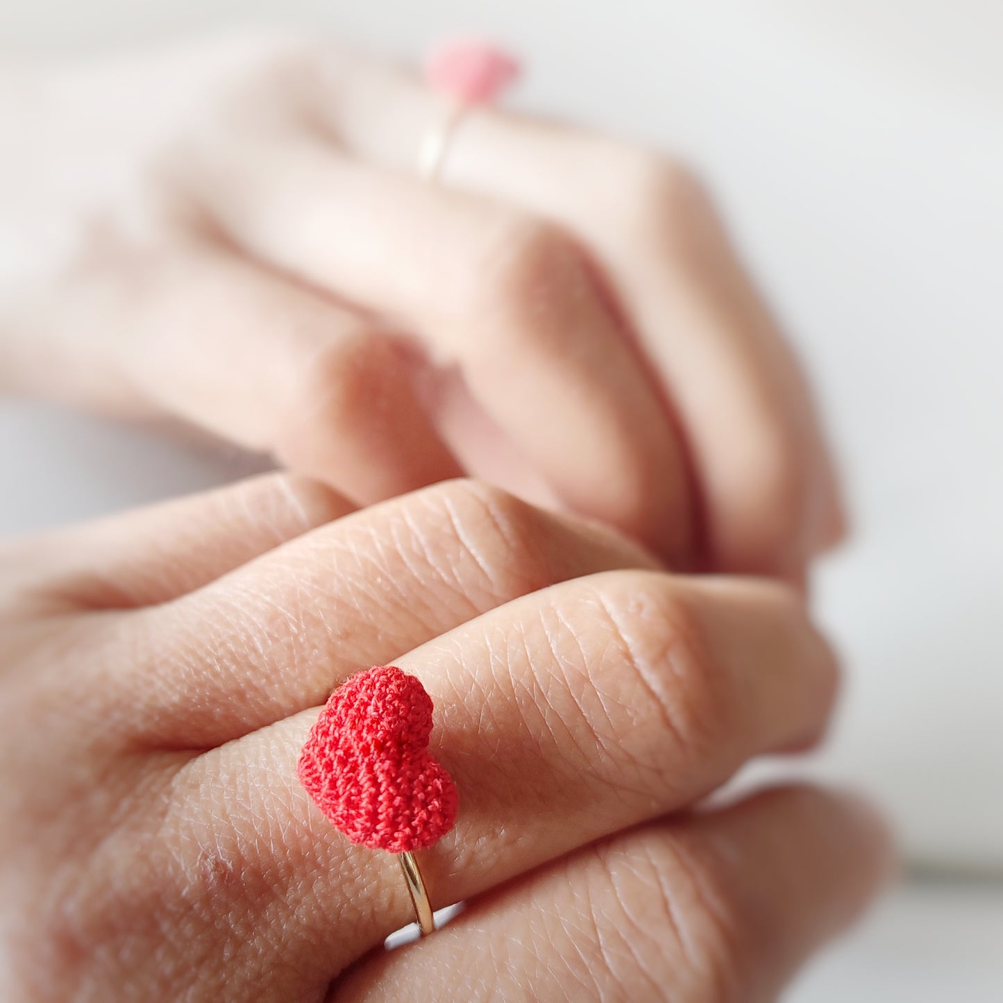 Bague en crochet cœur - Rouge / Noir