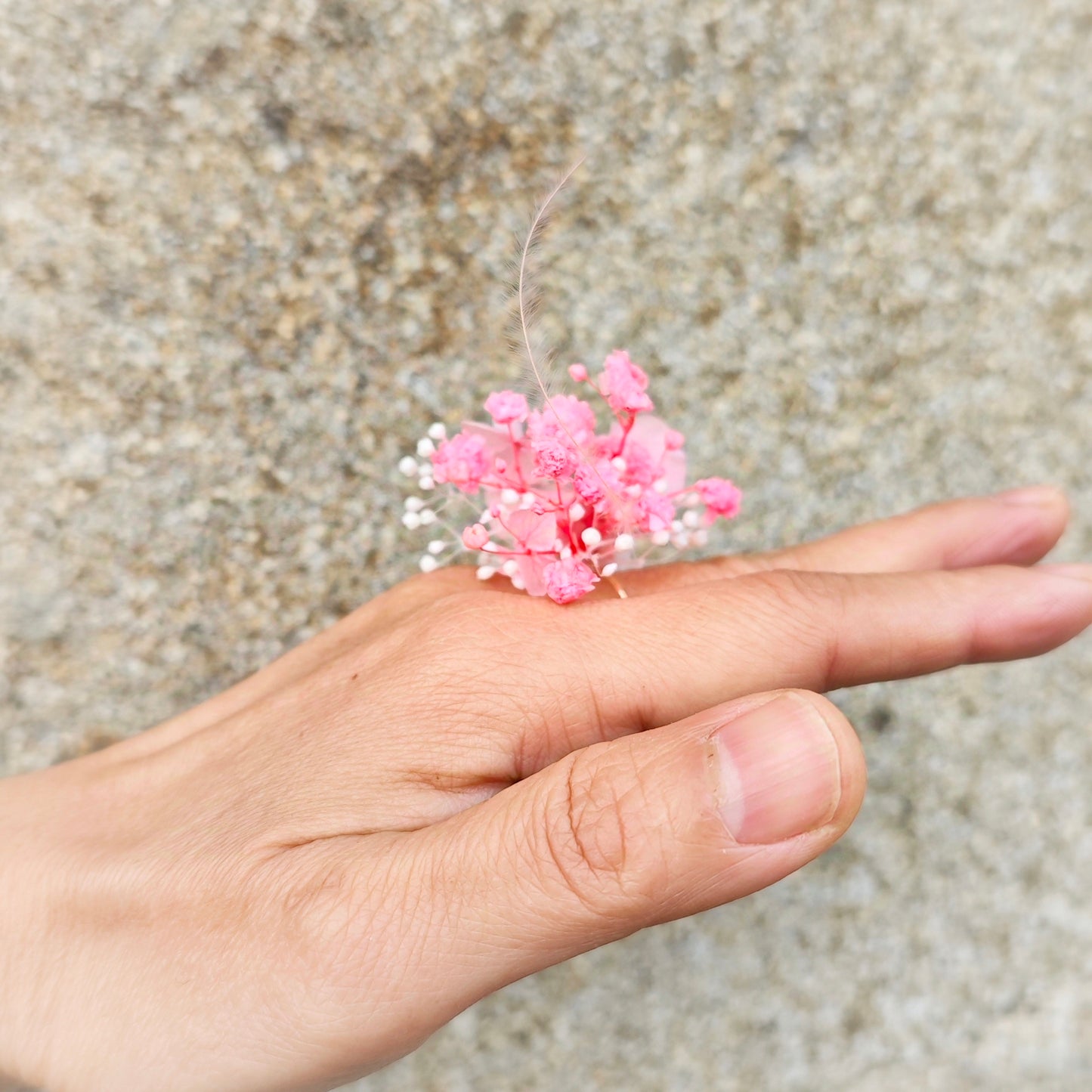Bague artisanale en fleurs séchées pour mariage et occasions spéciales