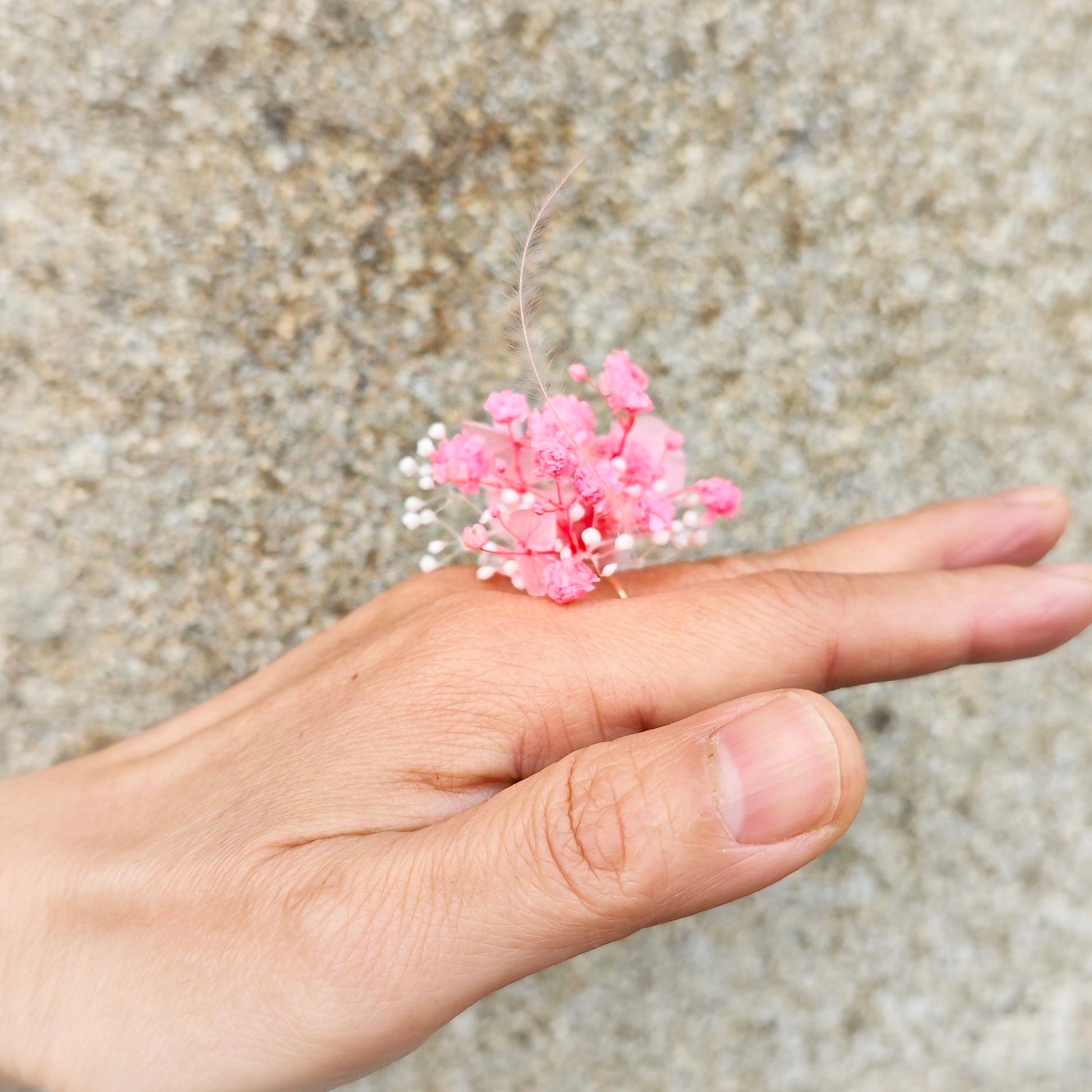 Bague artisanale en fleurs séchées pour mariage et occasions spéciales