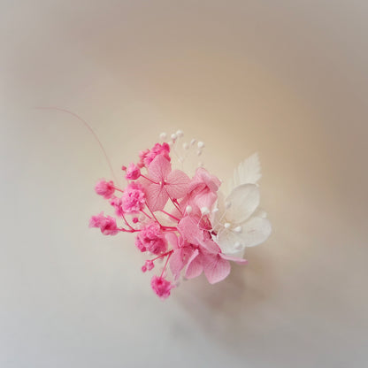 Bague florale délicate en fleurs séchées, parfaite pour un look poétique