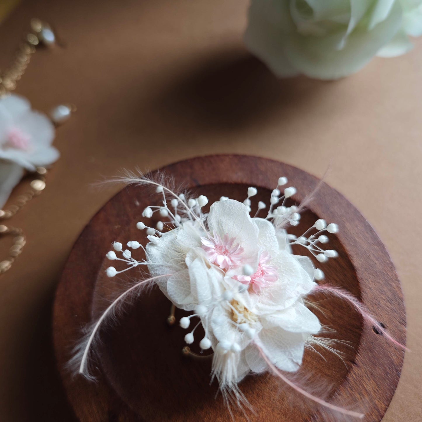 Création artisanale unique en fleurs éternelles
