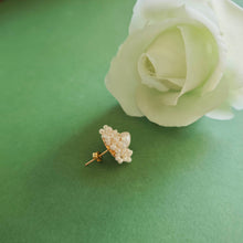 Charger l&#39;image dans la galerie, Clous d’oreilles Alix
