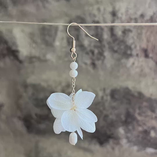 Boucles d'oreilles romantiques avec perles d'eau douce et finition Gold Filled 14K