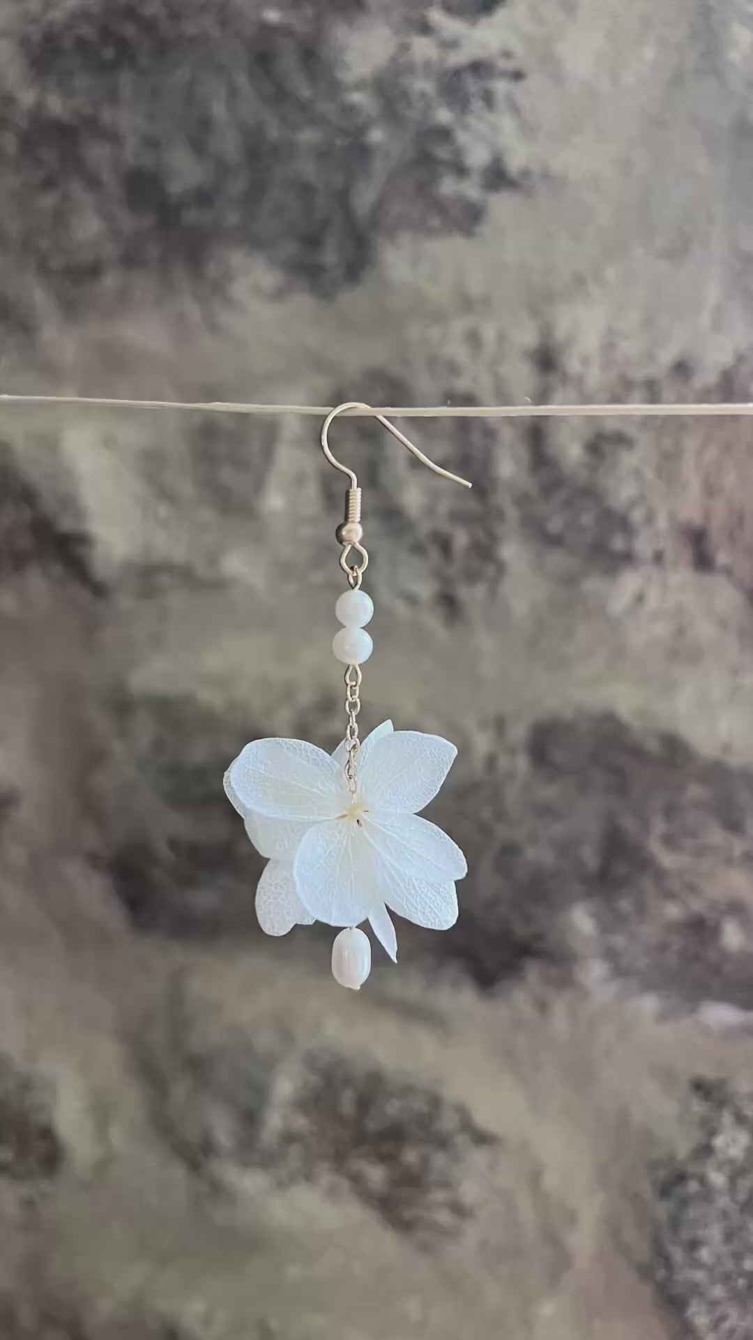 Boucles d'oreilles romantiques avec perles d'eau douce et finition Gold Filled 14K