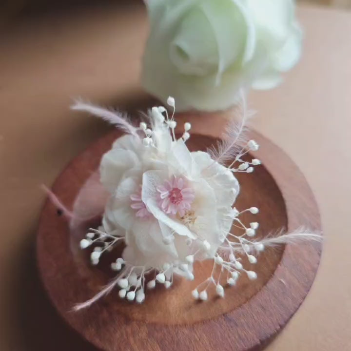 Bague florale faite main avec fleurs ivoire et roses