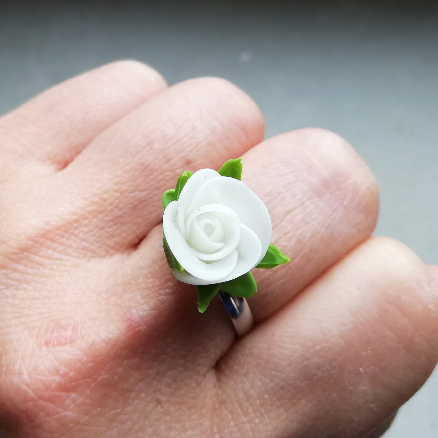 Bague rose blanc réglable