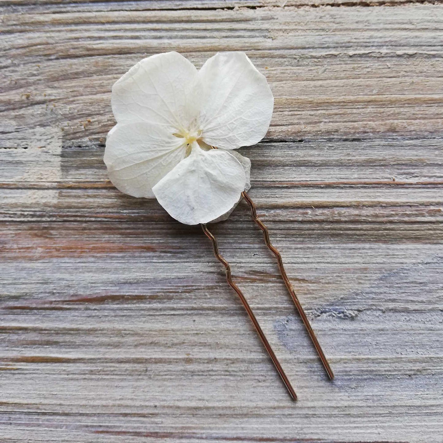 Epingle à cheveux fleurs stabilisées coloris crème