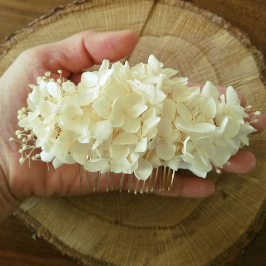 Peigne en fleurs naturelles