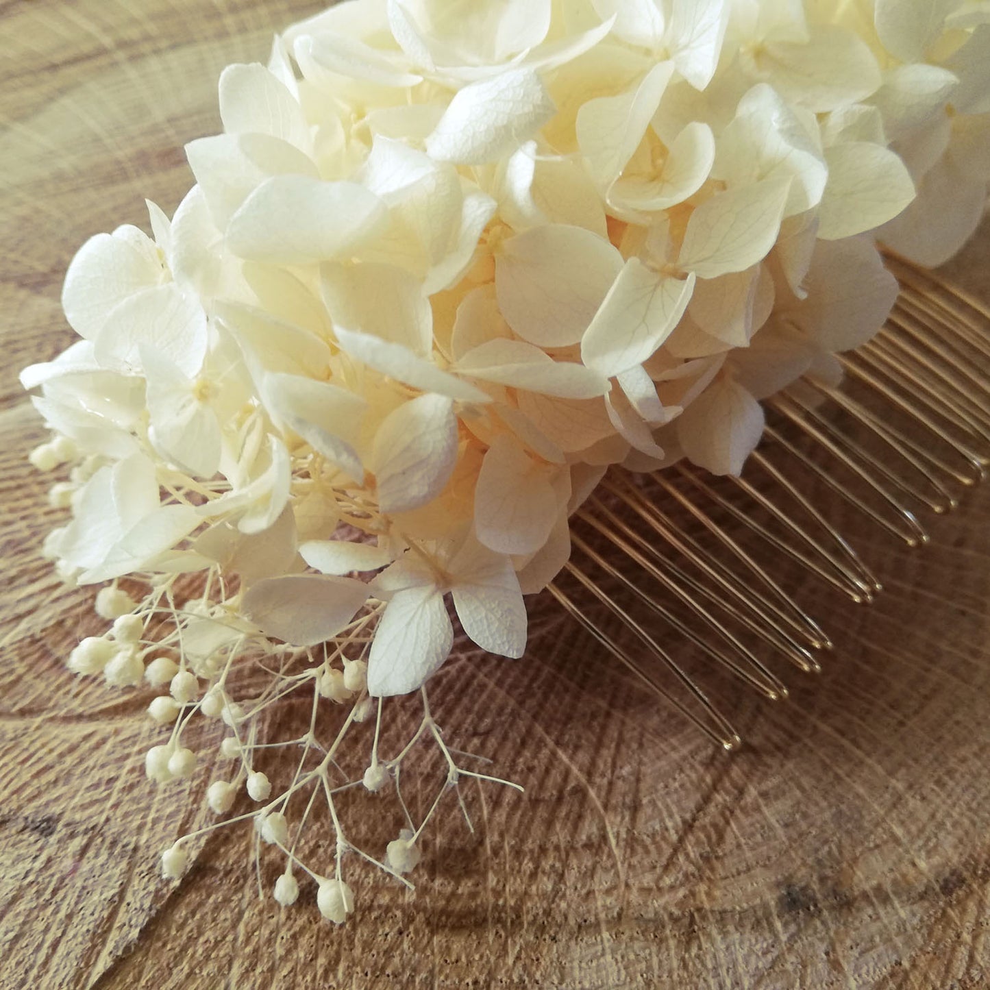 Peigne en fleurs naturelles