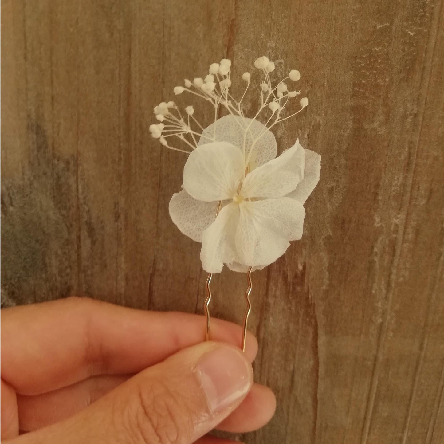Epingle blanc à cheveux fleurs stabilisées