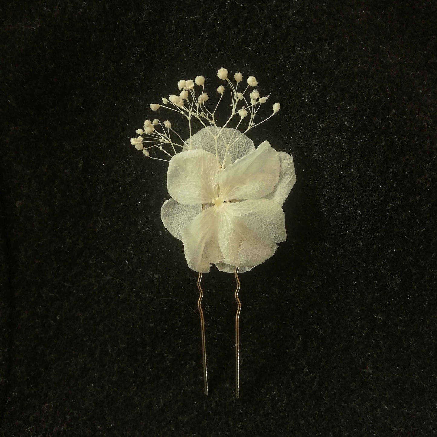 Epingle blanc à cheveux fleurs stabilisées