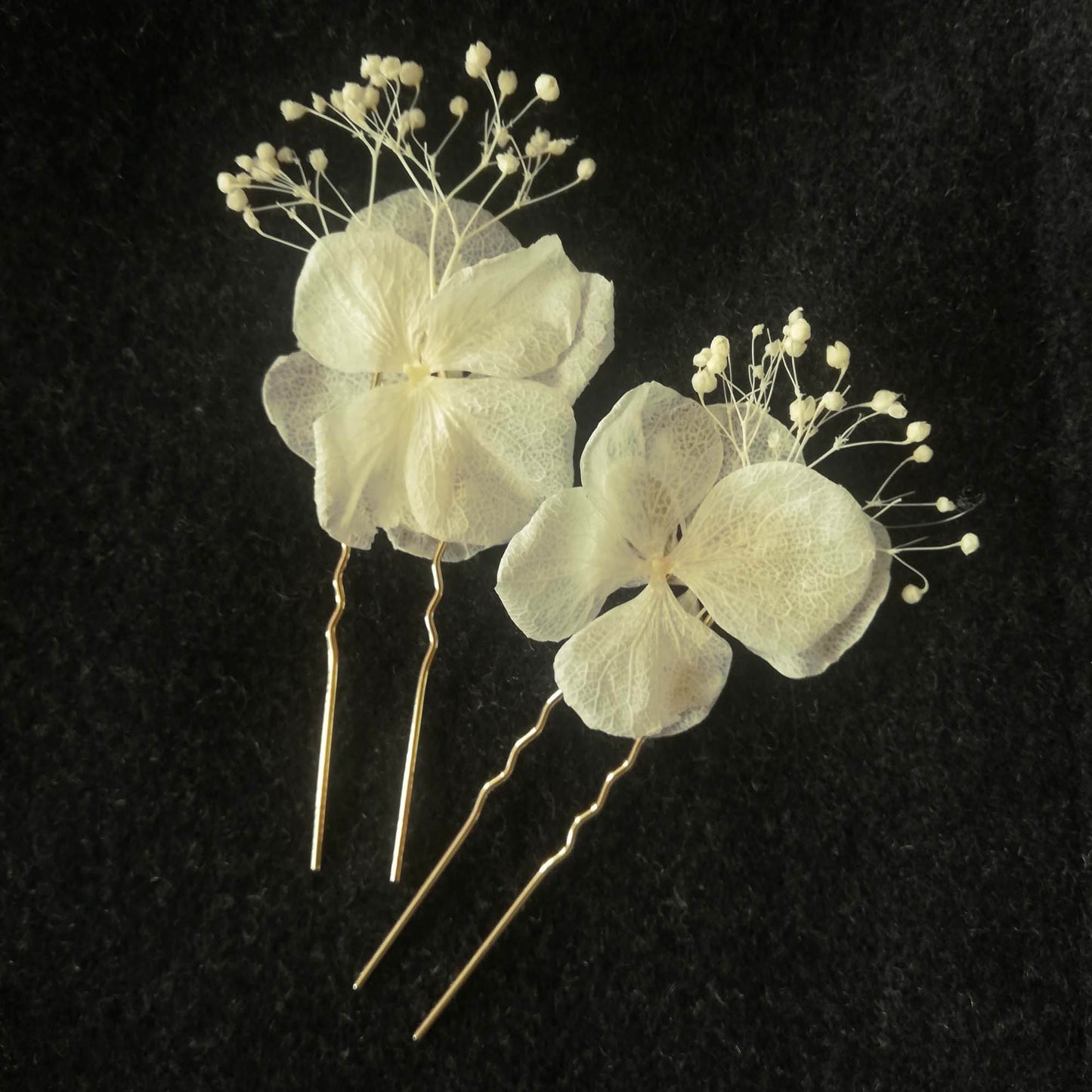 Epingle blanc à cheveux fleurs stabilisées