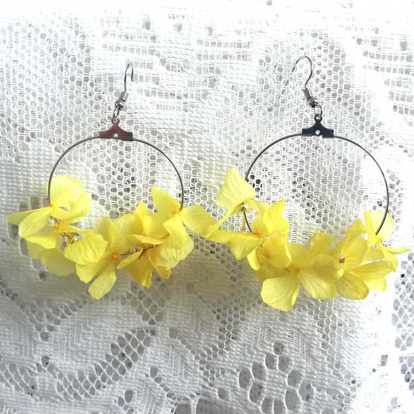Boucle d'oreilles fleurs stabilisées jaune