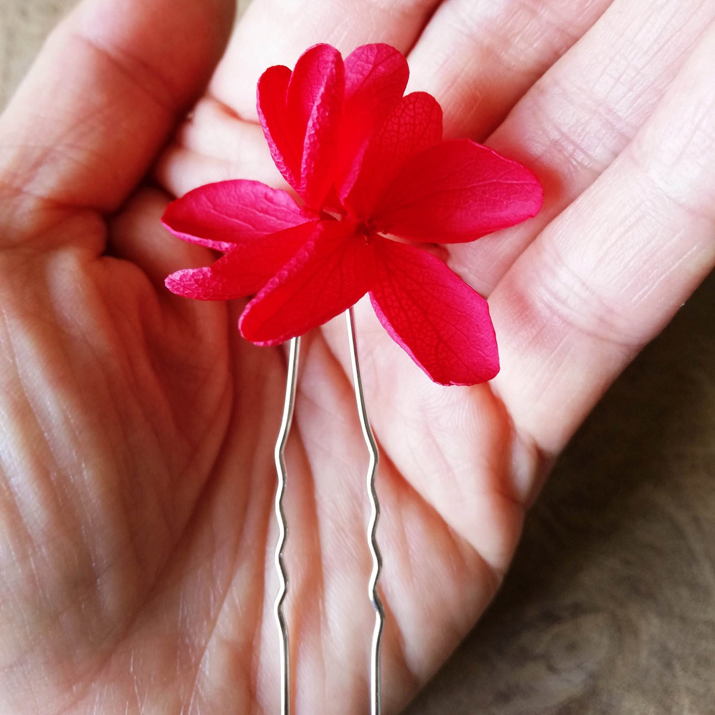 Lot de 2 Pins de fleur rouge