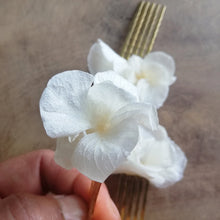 Charger l&#39;image dans la galerie, Peigne à cheveux de fleur stabilisé blanc
