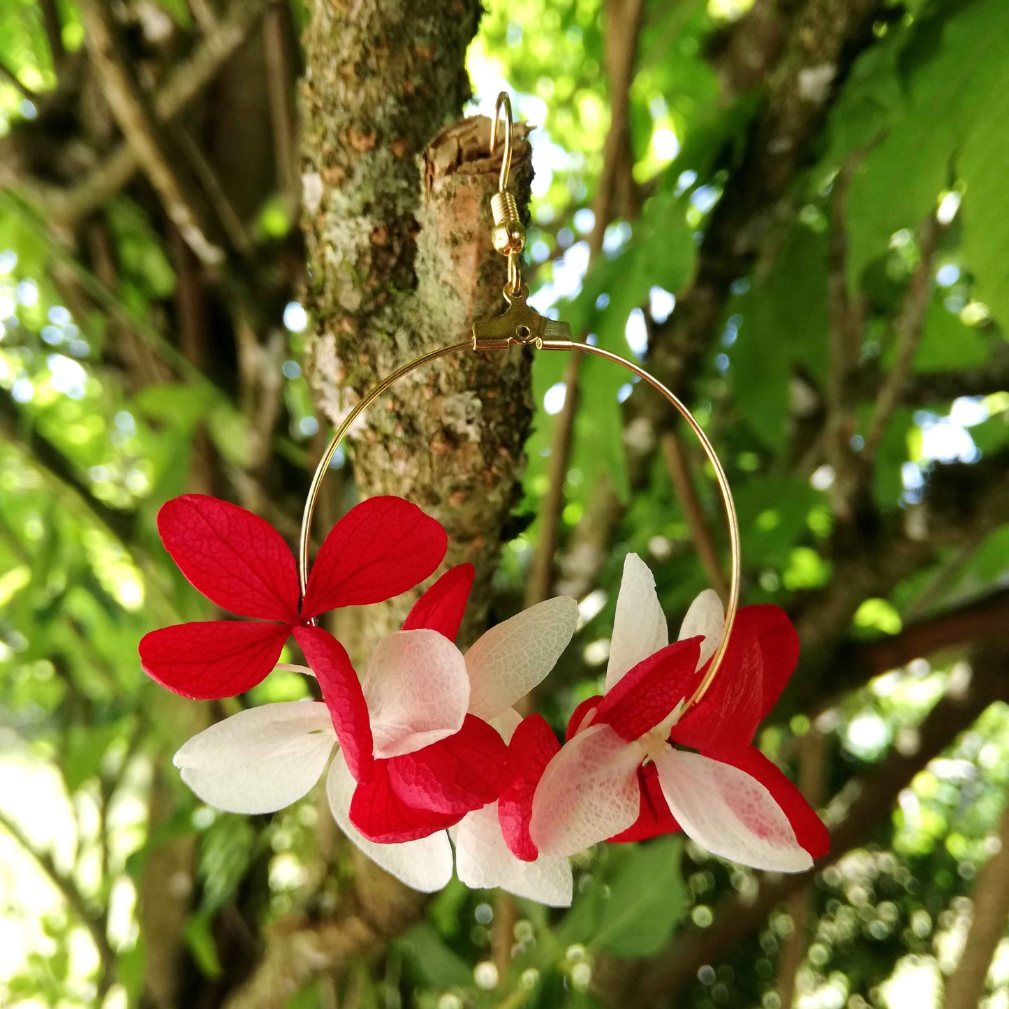 Boucle d'oreilles fleurs stabilisées rouge