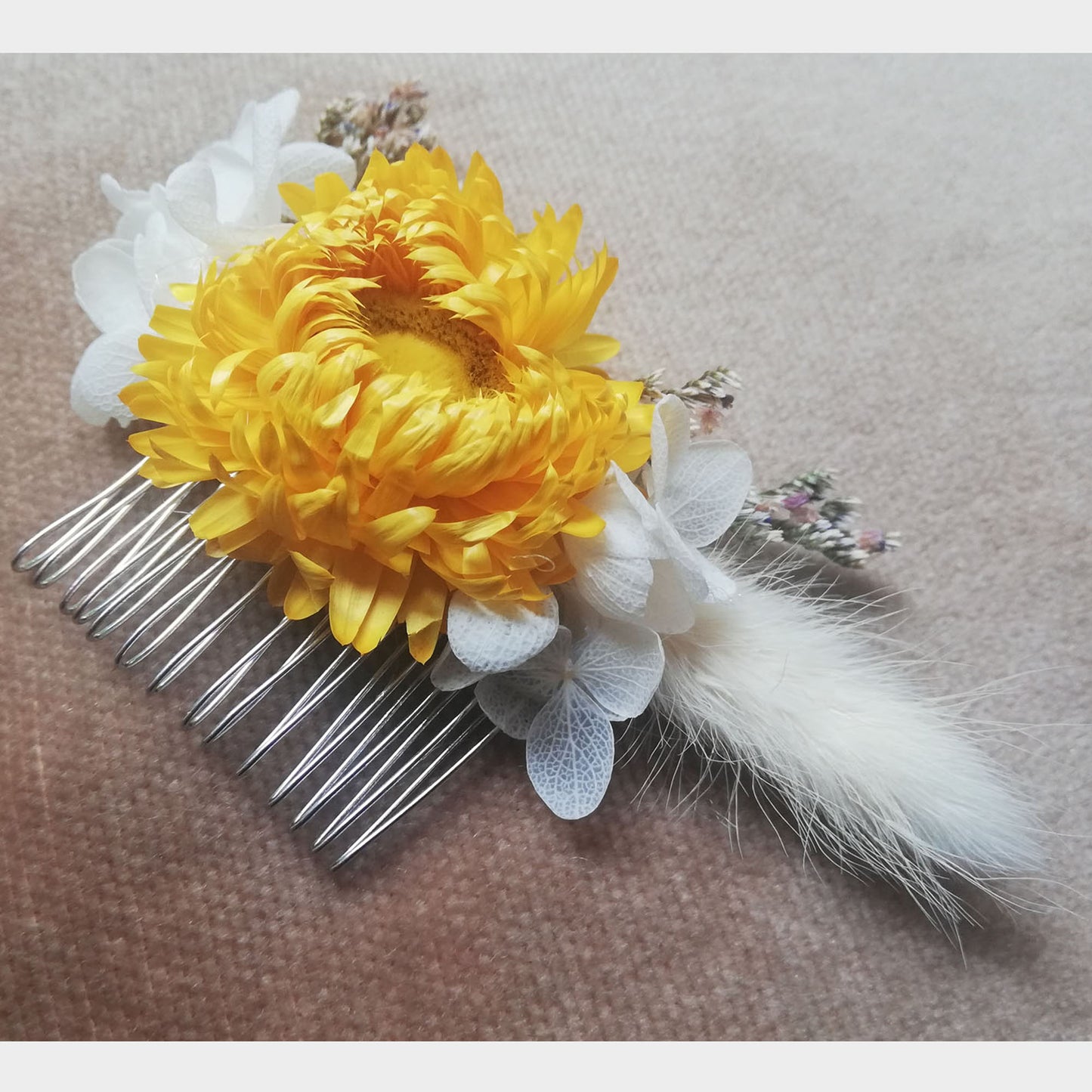 Peigne en fleur jaune