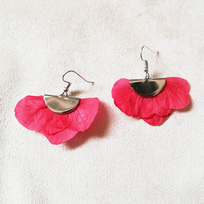 Boucles d'oreille rouge en fleurs séchées et stabilisées 