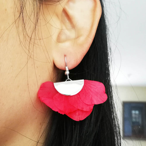 Boucles d'oreille rouge en fleurs séchées et stabilisées 