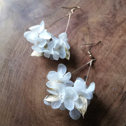 Boucle d'oreilles blanc en fleurs séchées