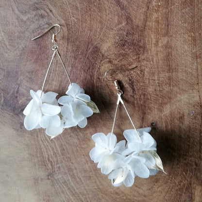 Boucle d'oreilles blanc en fleurs séchées