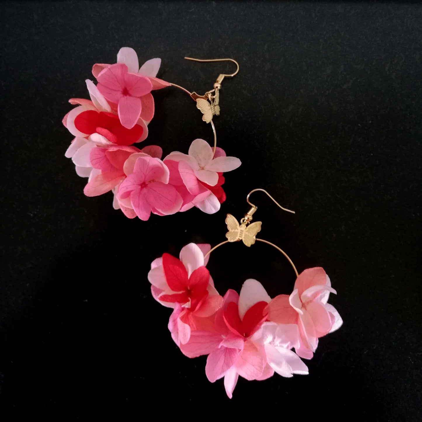 Boucle d'oreilles Rouge et rose fleurs stabilisées