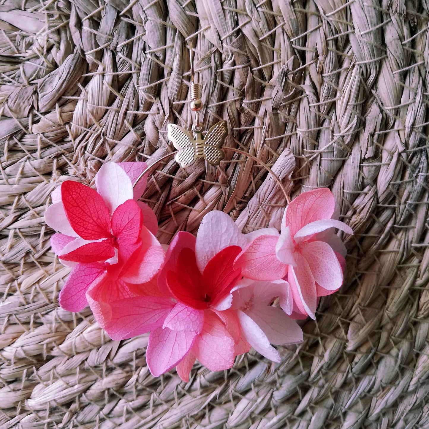 Boucle d'oreilles Rouge et rose fleurs stabilisées