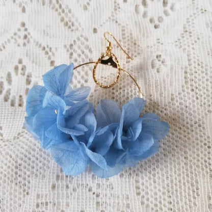 Boucle d'oreilles bleu fleurs stabilisées Hortensia