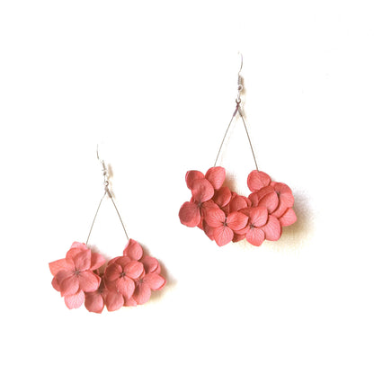 Boucle d'oreilles bordeaux en fleurs séchées