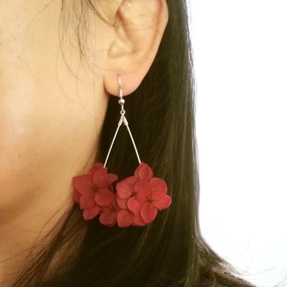 Boucle d'oreilles bordeaux en fleurs séchées