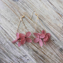 Charger l&#39;image dans la galerie, Boucle d&#39;oreilles violet clair en fleurs séchées

