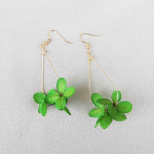 Charger l&#39;image dans la galerie, Boucle d&#39;oreilles vert en fleurs séchées
