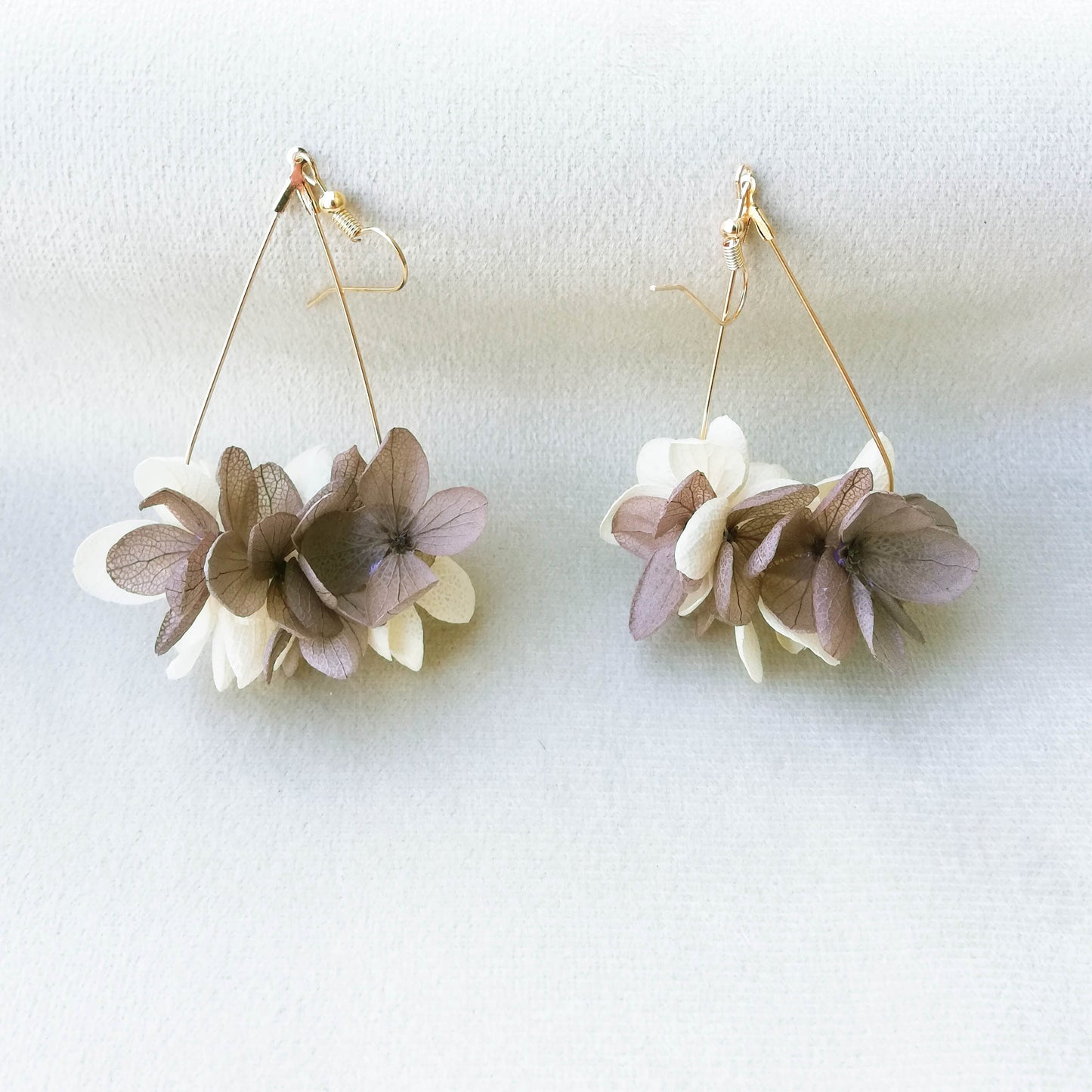 Boucle d'oreilles marron et jaune en fleurs séchées