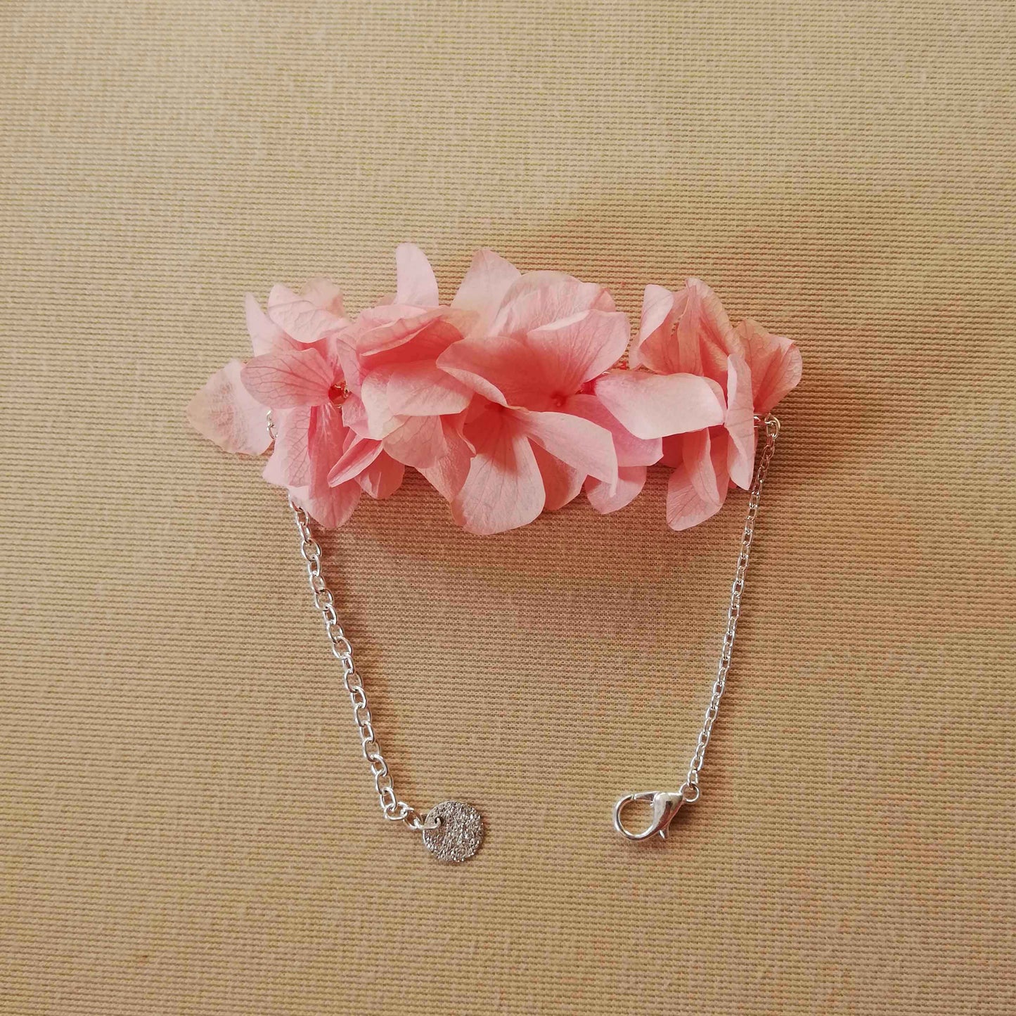 Bracelet rose en fleurs stabilisées