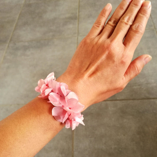 Bracelet rose en fleurs stabilisées