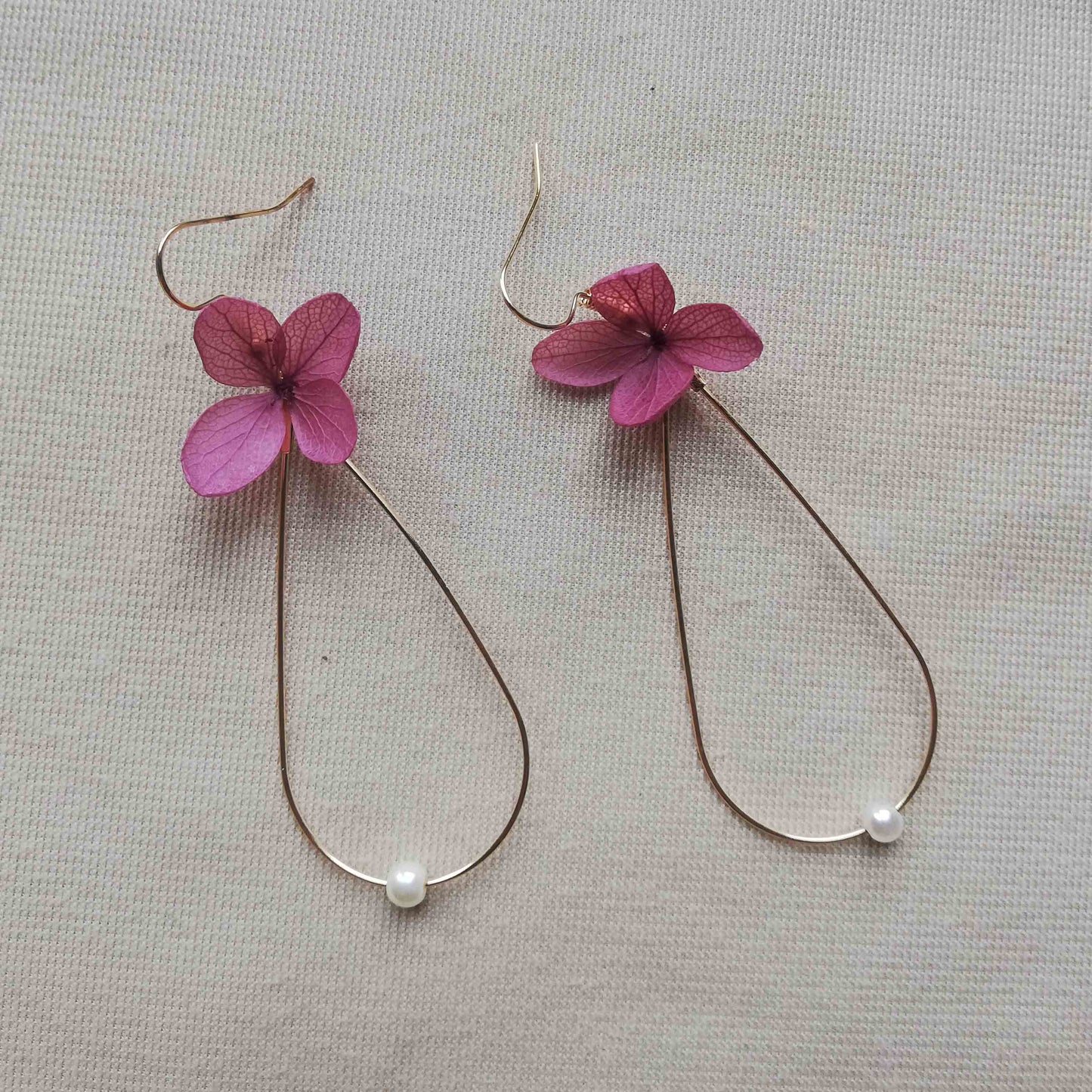 Boucle d'oreilles violet en fleurs séchées
