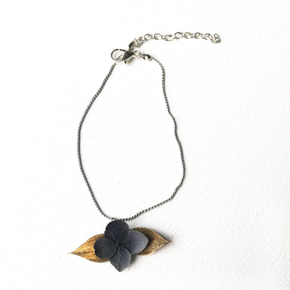 Bracelet en fleurs noir stabilisées
