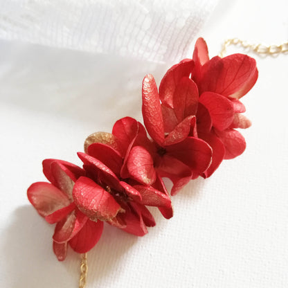 Bracelet en fleurs rouge stabilisées